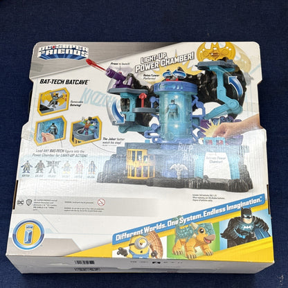 Fisher-Price Imaginext DC Super Friends Bat-Tech Batcave playset Batman LIGHT UP