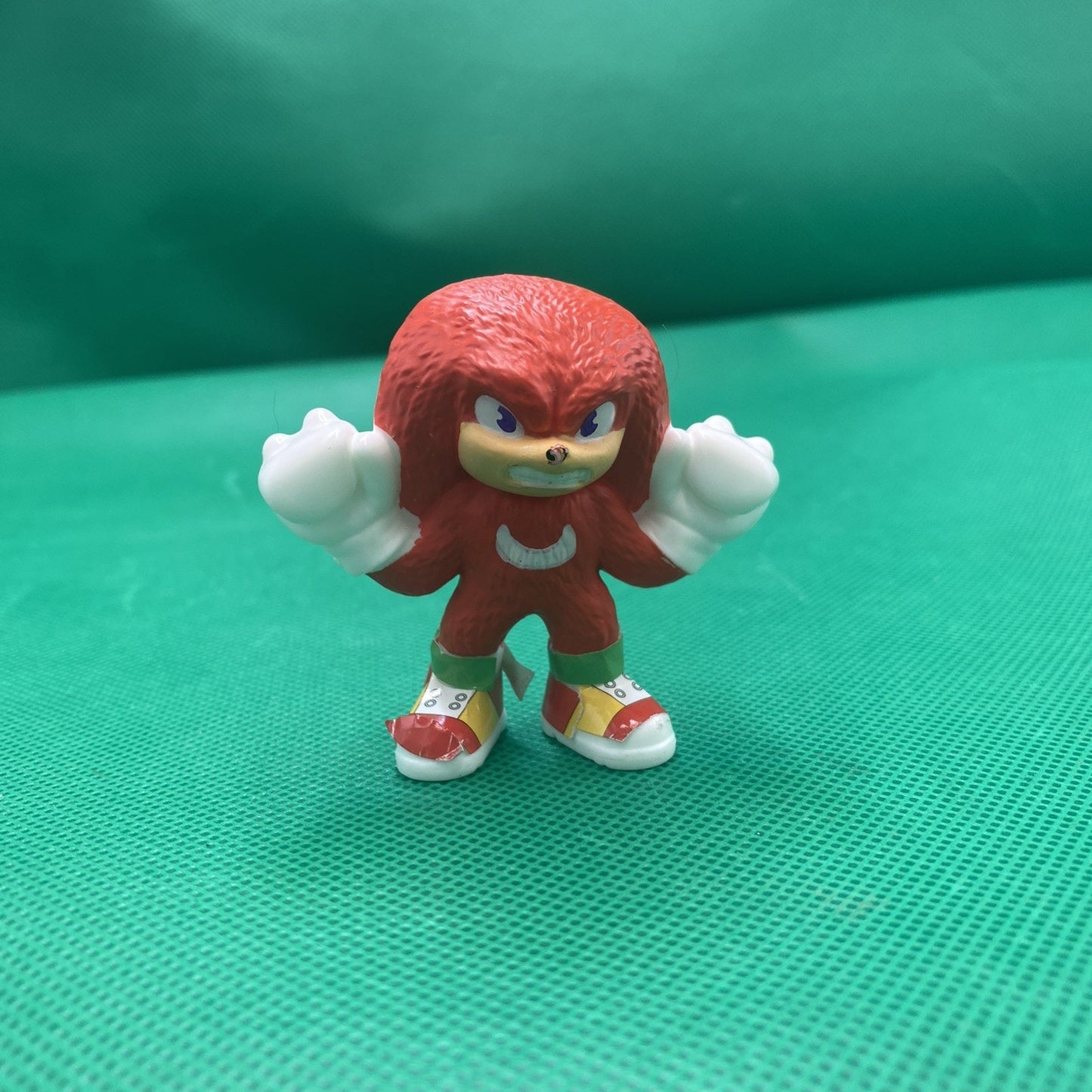 KNUCKLES THE ECHIDNA SONIC THE HEDGEHOG ACTION FIGURE MCDONAD’S TOY