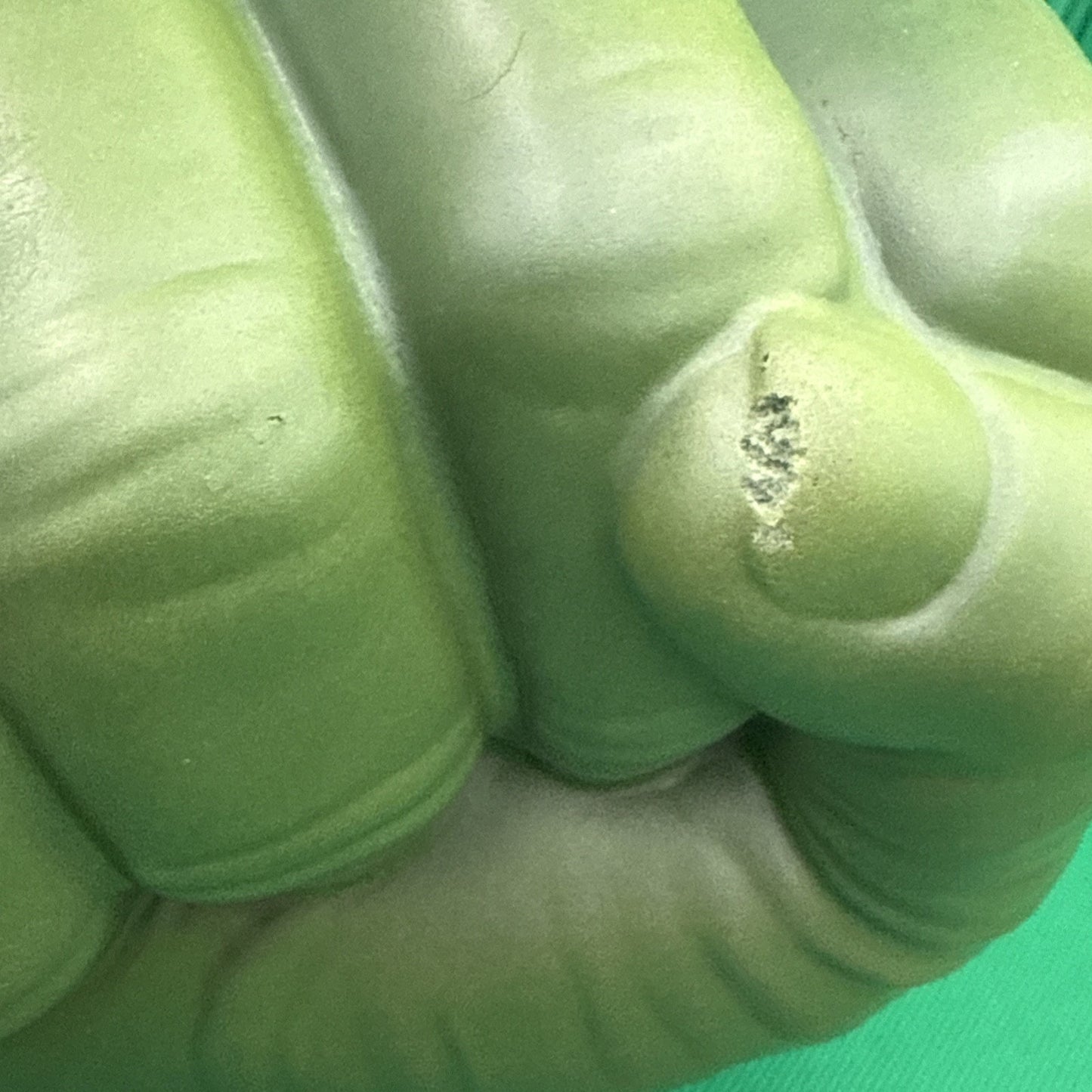 Incredible Hulk Marvel Hasbro Kids Face Mask & Foam Hands/Fists W Straps