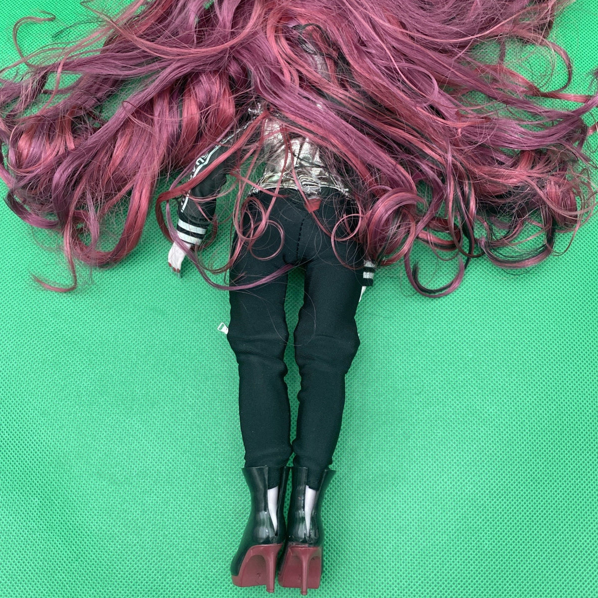 Shadow High Scarlet Rose Doll 11” High DIFFERENT OUTFIT
