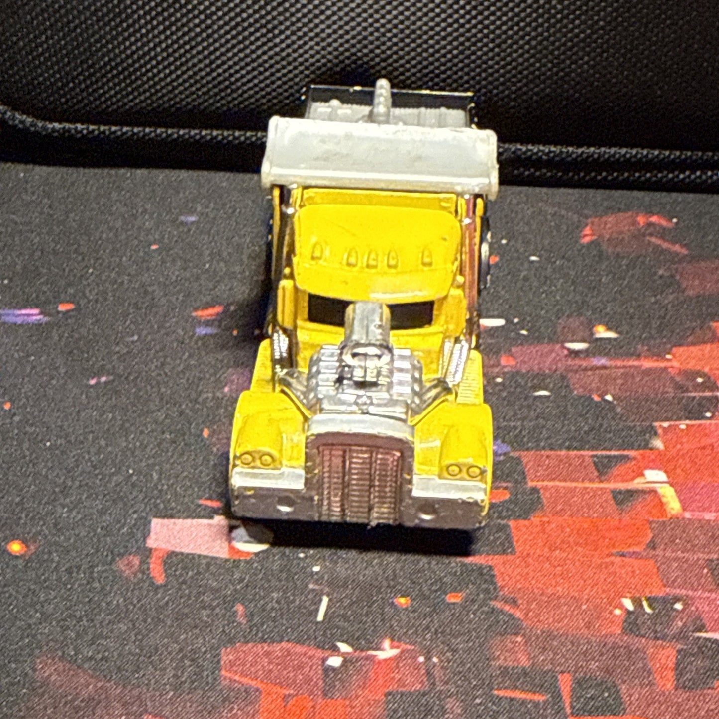 1999 Vintage Hot Wheels Elwoods Garage Truck Dragster 5"L Diecast Good Condition