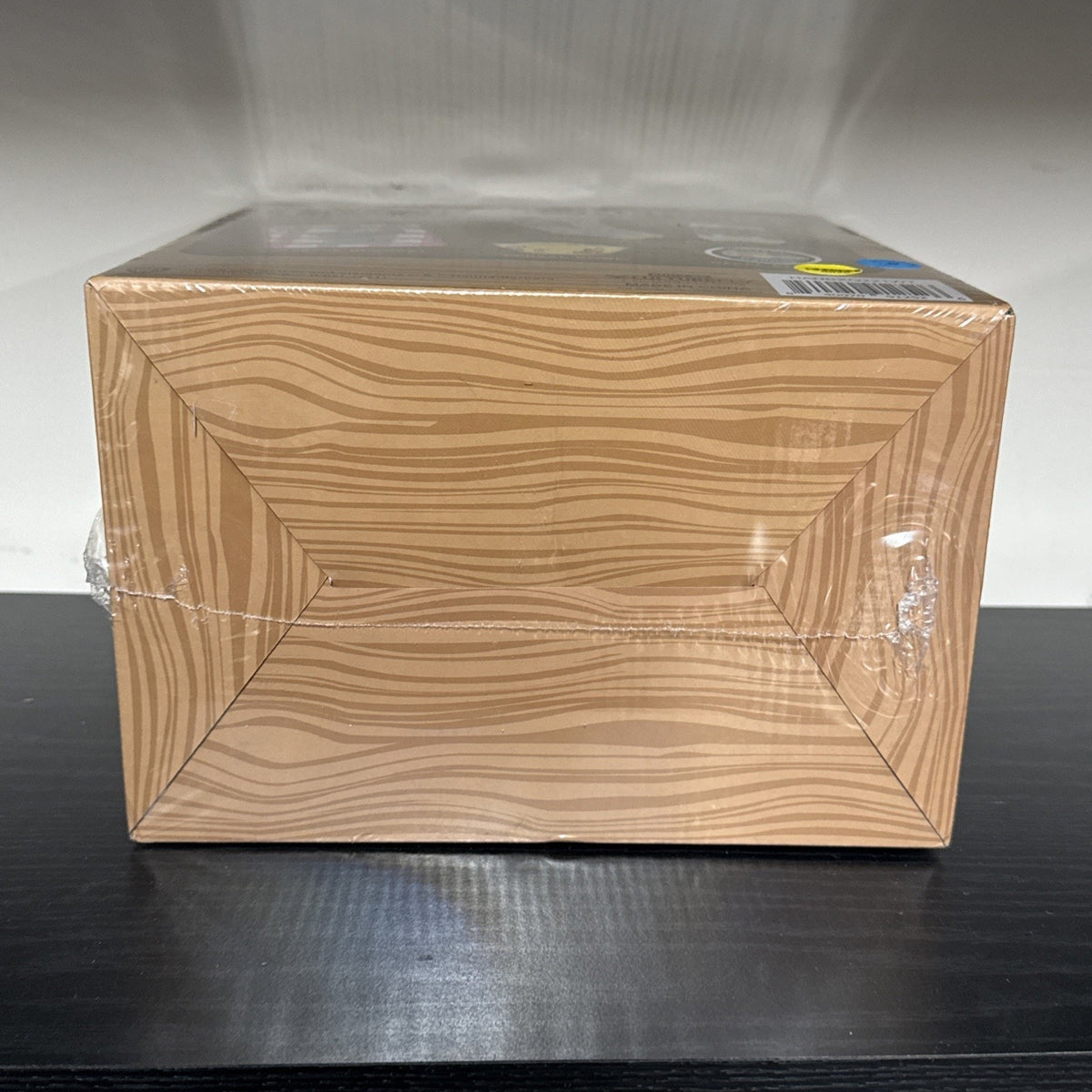 New Hana-Barbera Collectors Box_Yogi Bear Fleece_Tom Jerry sockes_Scooby Doo_