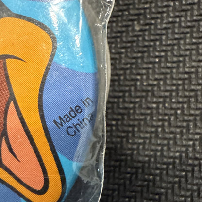 Daffy Duck Button 1995 Looney Tunes Safety Pin Back Vintage mq NEW SEALED WB mq - toyscardscomics