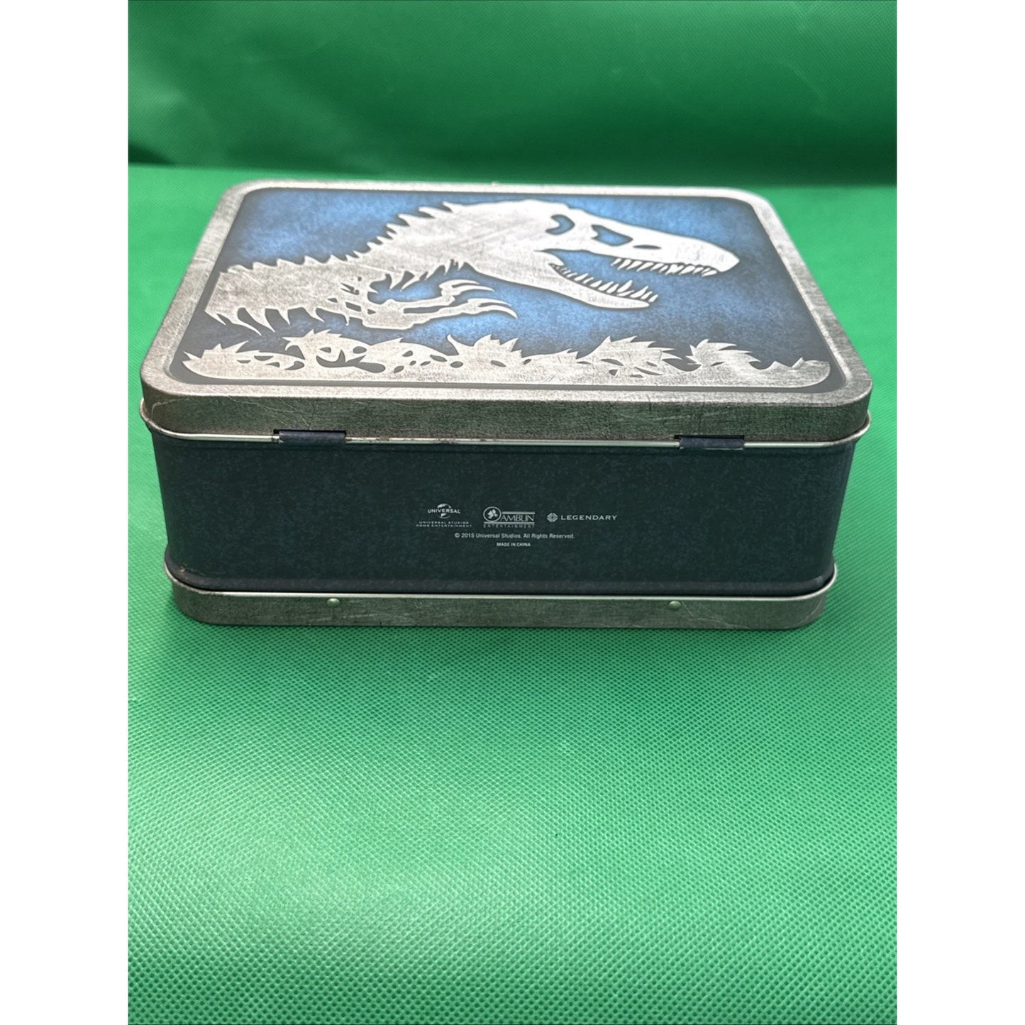 Jurassic World Park Tin Lunch Box T-Rex Velociraptor Dinosaurs Embossed 2015