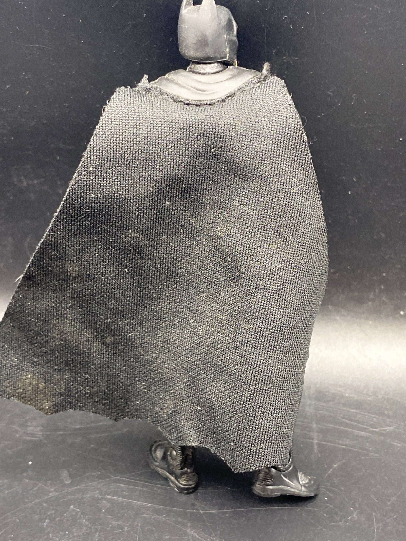 DC Batman Dark Knight action figure w/cape 2008 5" M4867. LOOSE - toyscardscomics