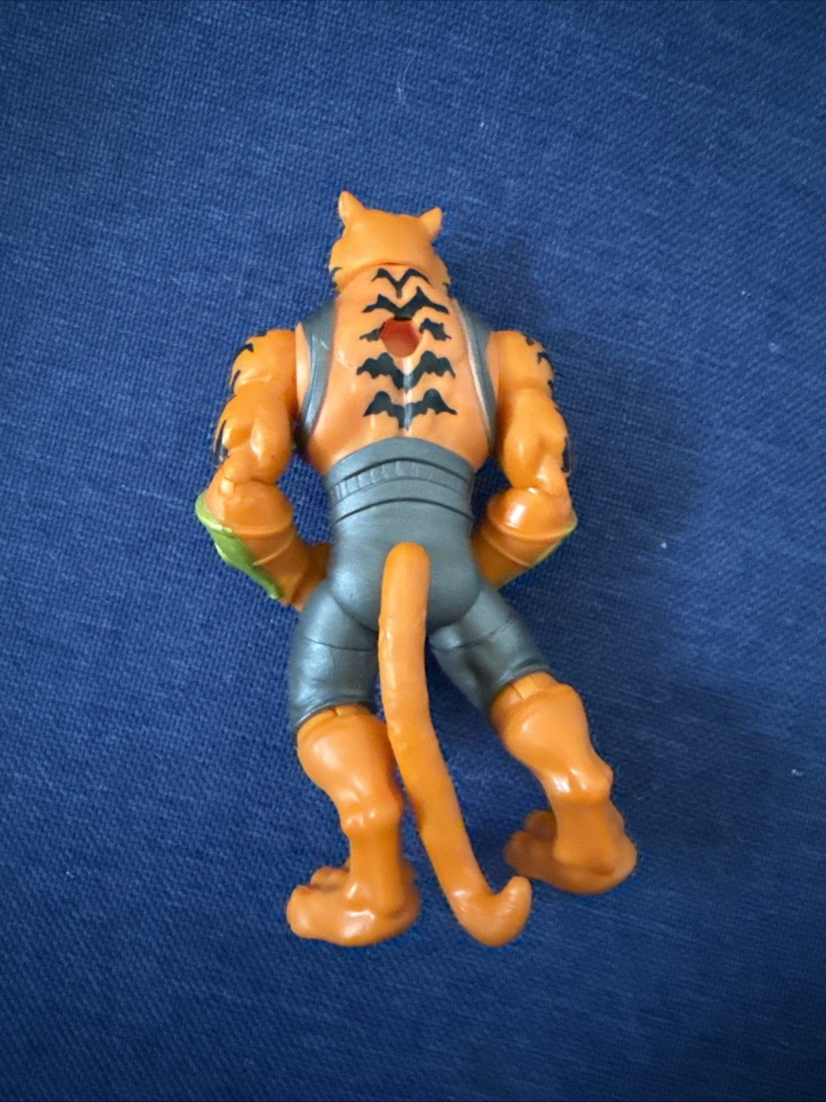 DC Comics Cape Crusader Bronze Tiger 4 inch Action Figure - toyscardscomics