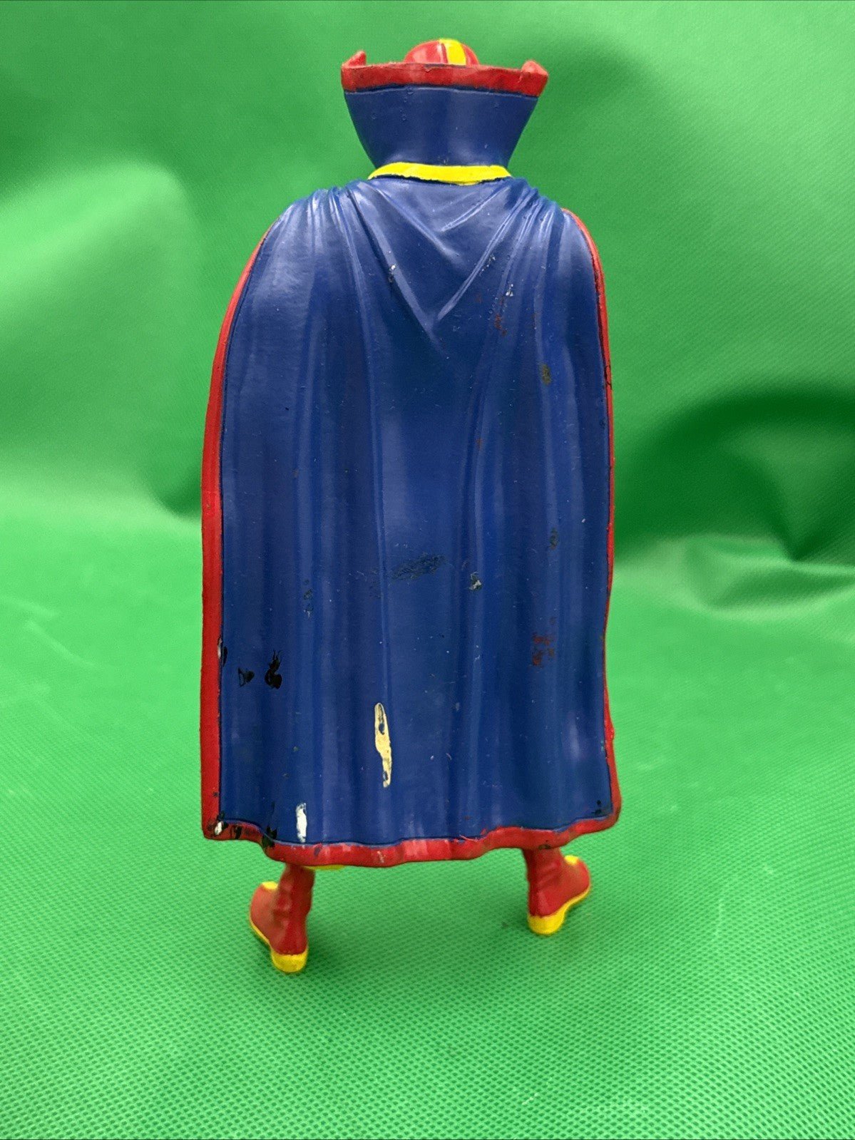 DC Comics Red Tornado 7” Figure Rubber Cape - toyscardscomics
