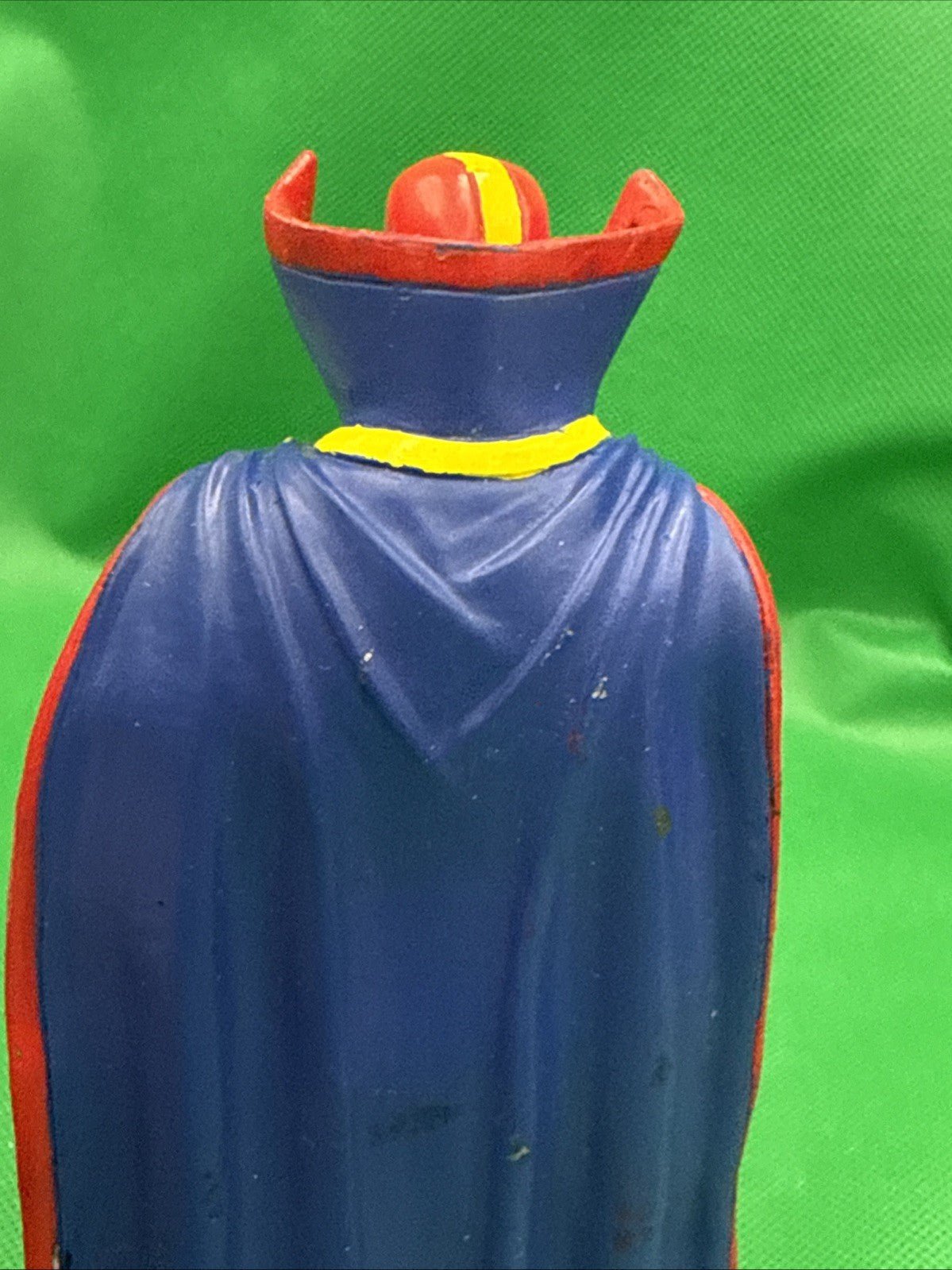 DC Comics Red Tornado 7” Figure Rubber Cape - toyscardscomics