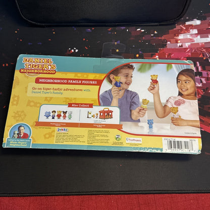 Daniel Tiger's Neighborhood Friends Family Figure 5 Piece Set NEW