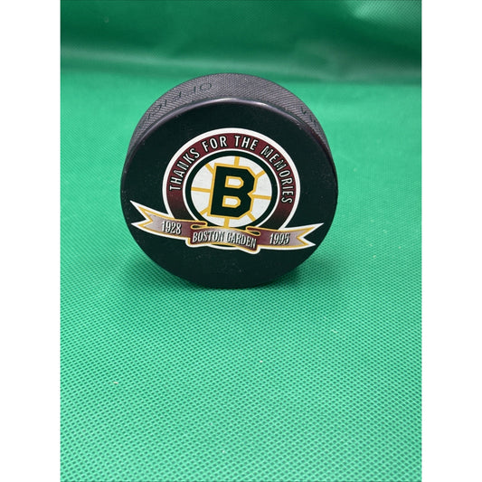 Bruins Thanks For The Memories Boston Garden 1928-1995 Hockey Puck vs Canadians