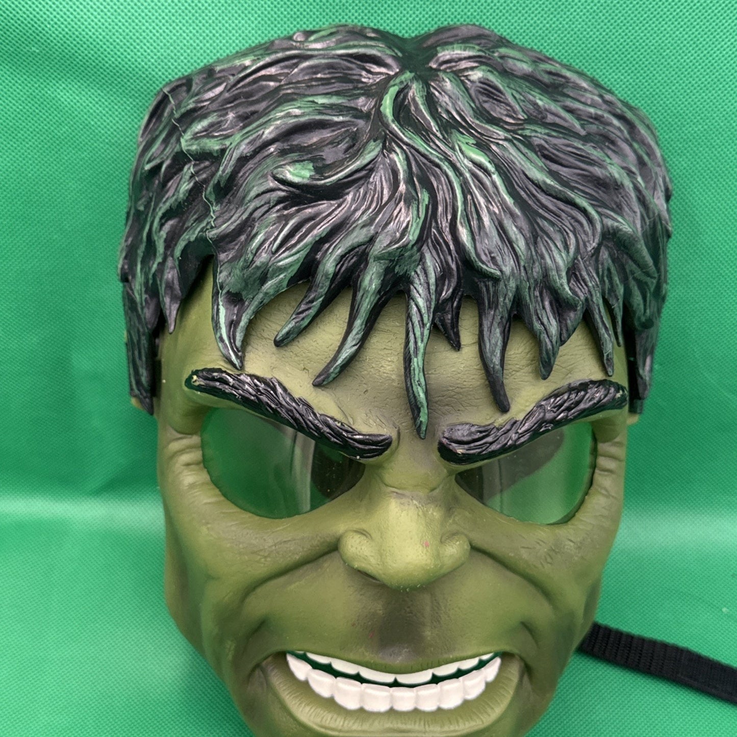 Incredible Hulk Marvel Hasbro Kids Face Mask & Foam Hands/Fists W Straps