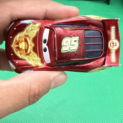 Disney / Pixar Cars ( Lightning McQueen ) -Neon Racers Exclusive Metallic Deco