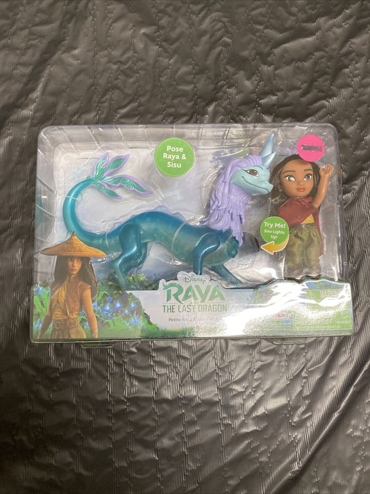 DISNEY RAYA AND THE LAST DRAGON PETITE RAYA & SISU GIFT SET - toyscardscomics