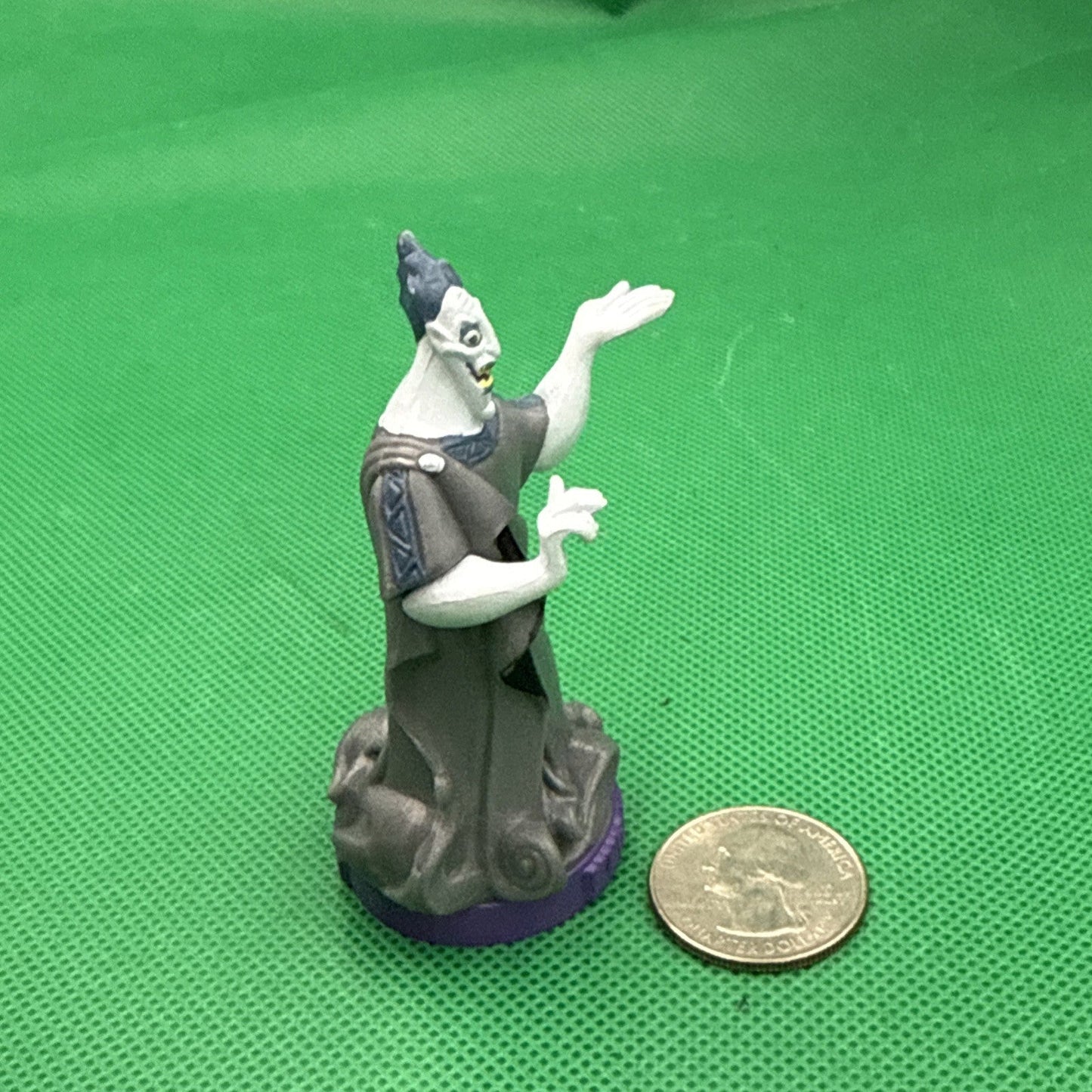 Disney’s 2004 Heroes Vs Villains Chess Game Replacement Hades Knight Part - toyscardscomics