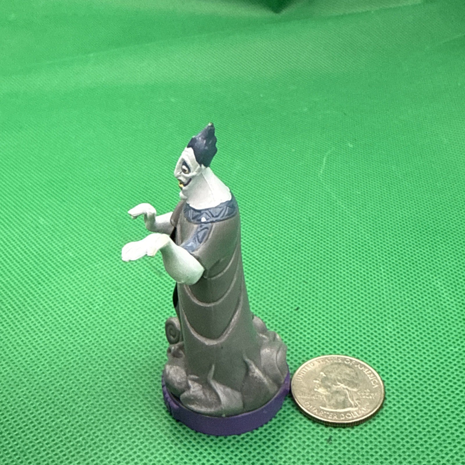 Disney’s 2004 Heroes Vs Villains Chess Game Replacement Hades Knight Part - toyscardscomics