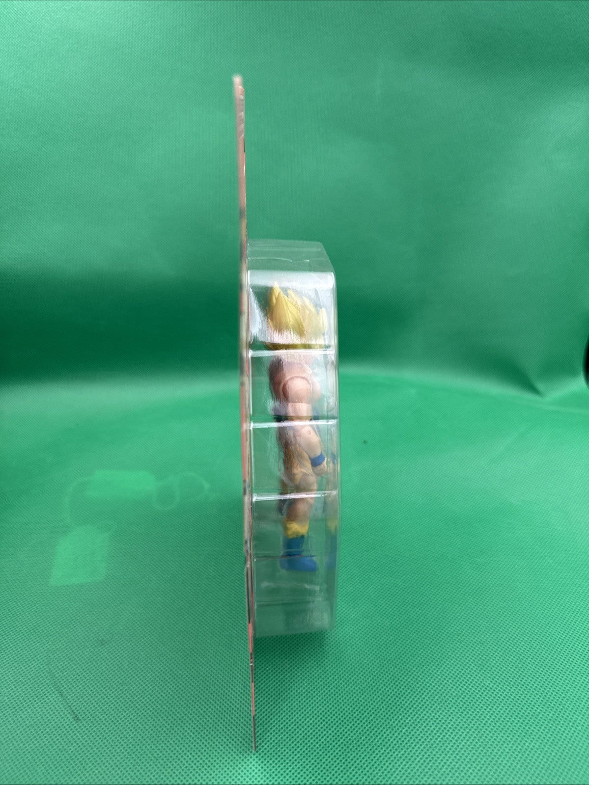 Dragon Ball Super Evolve Super Saiyan Goku 5 - Inch Action Figure - toyscardscomics