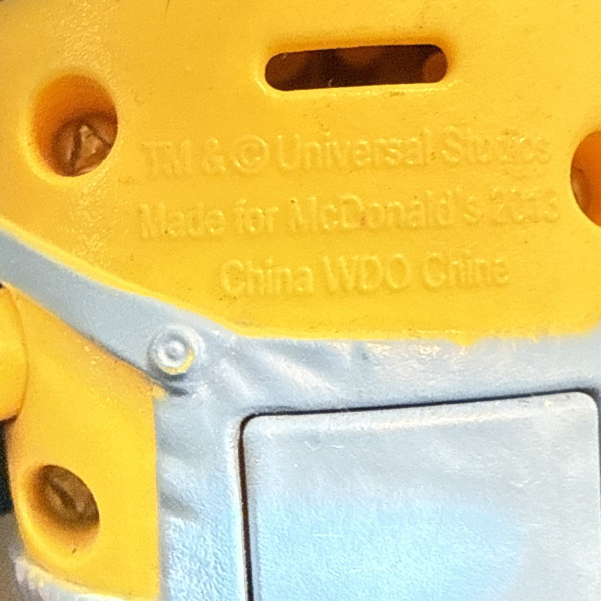 2013 McDONALDS DESPICABLE ME 2 #8 MINION STUART BLASTER HAPPY MEAL Not Tested