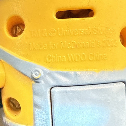 2013 McDONALDS DESPICABLE ME 2 #8 MINION STUART BLASTER HAPPY MEAL Not Tested