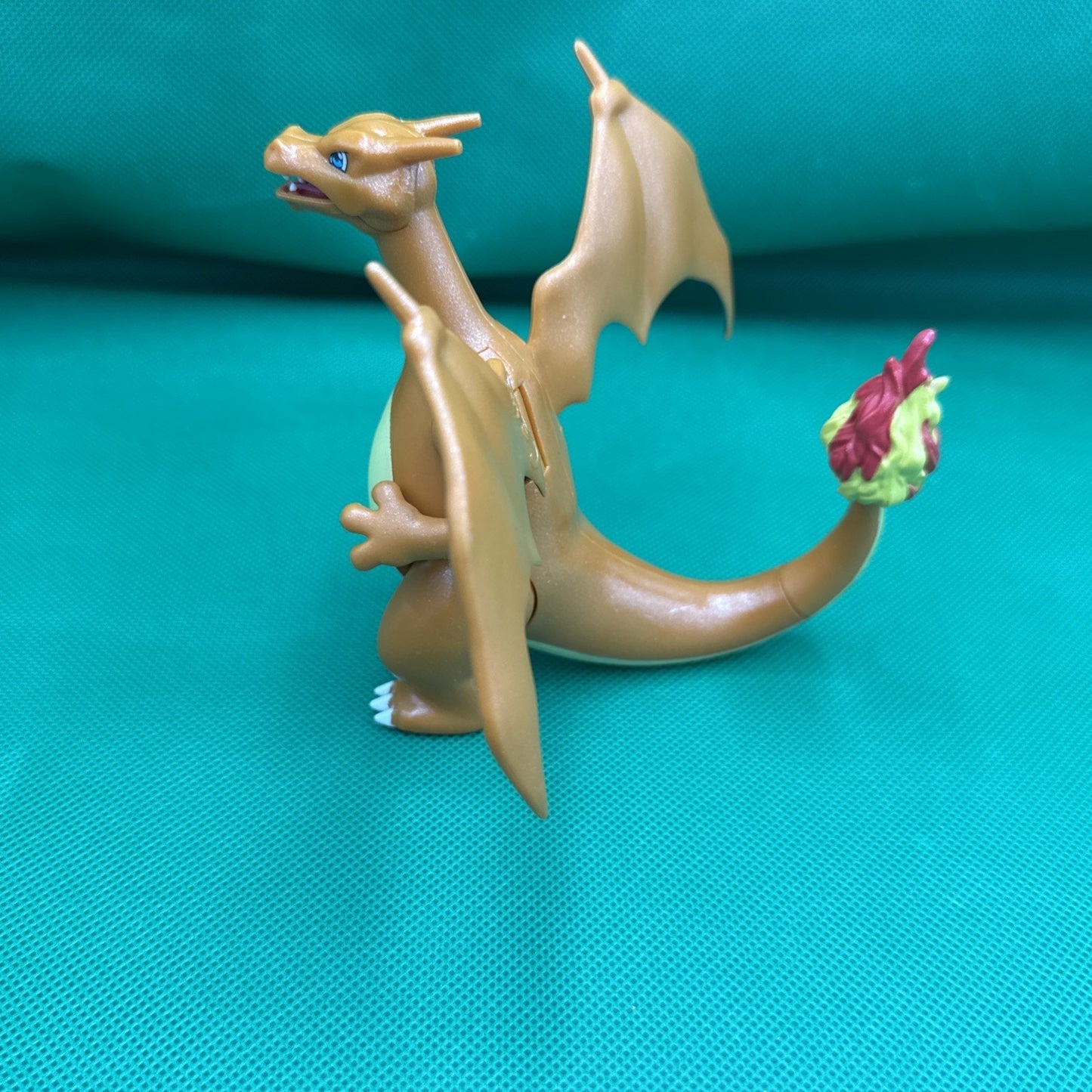 Jazwares CHARIZARD Pokémon Action Figure - PKW2777 POKEMON