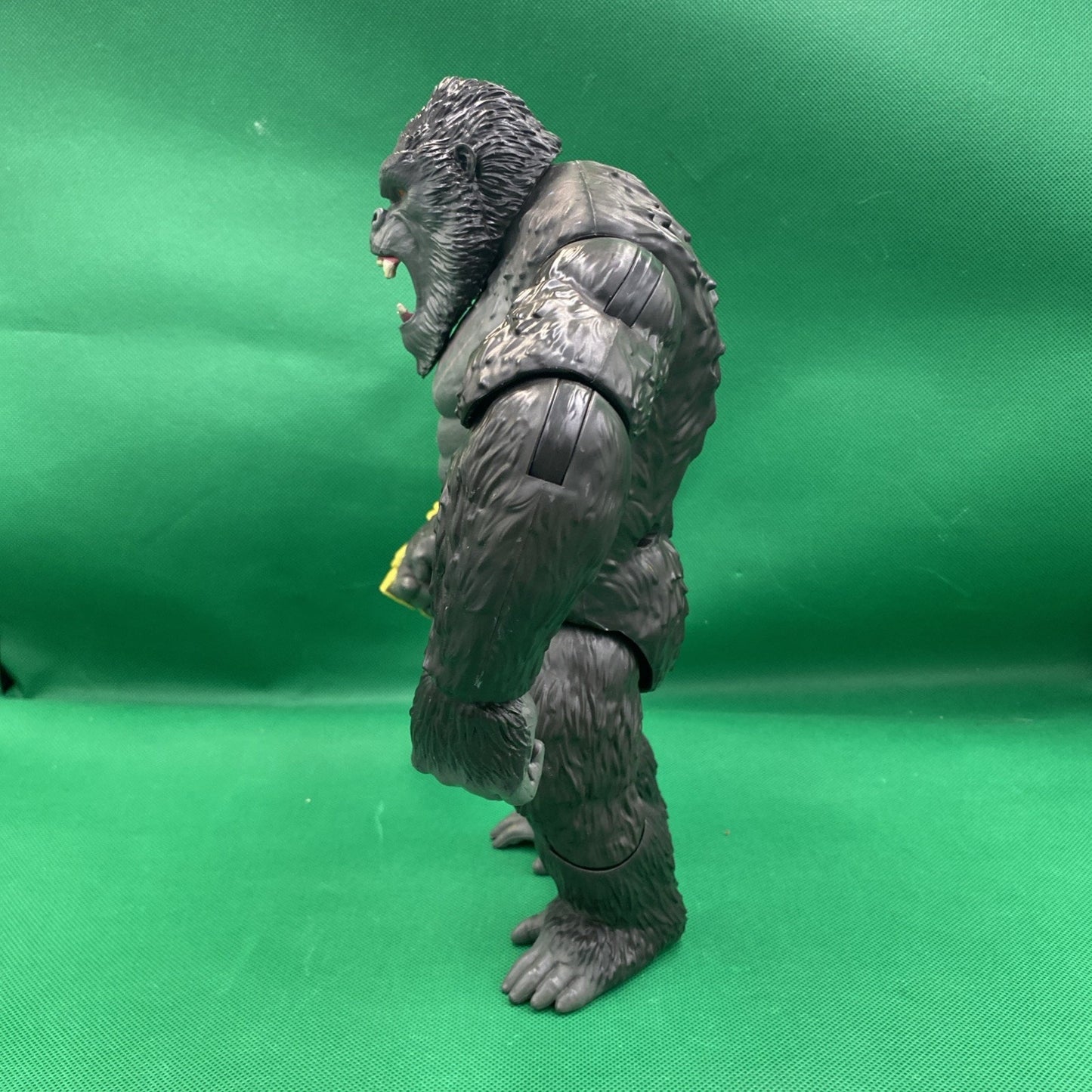 Godzilla X Kong : The New Empire ROLL N' BATTLE KONG Giant 11" Figure Poseable