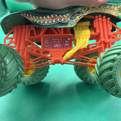 Spin Master 1:64 Scale Monster Jam Green Dragon Monster Truck (Loose)
