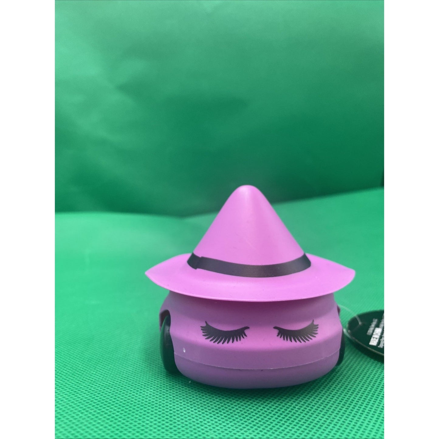 CRITTER CARS HALLOWEEN LIGHT-UP PURPLE WITCH ROLLING 4" X 4" TOY (SC61)
