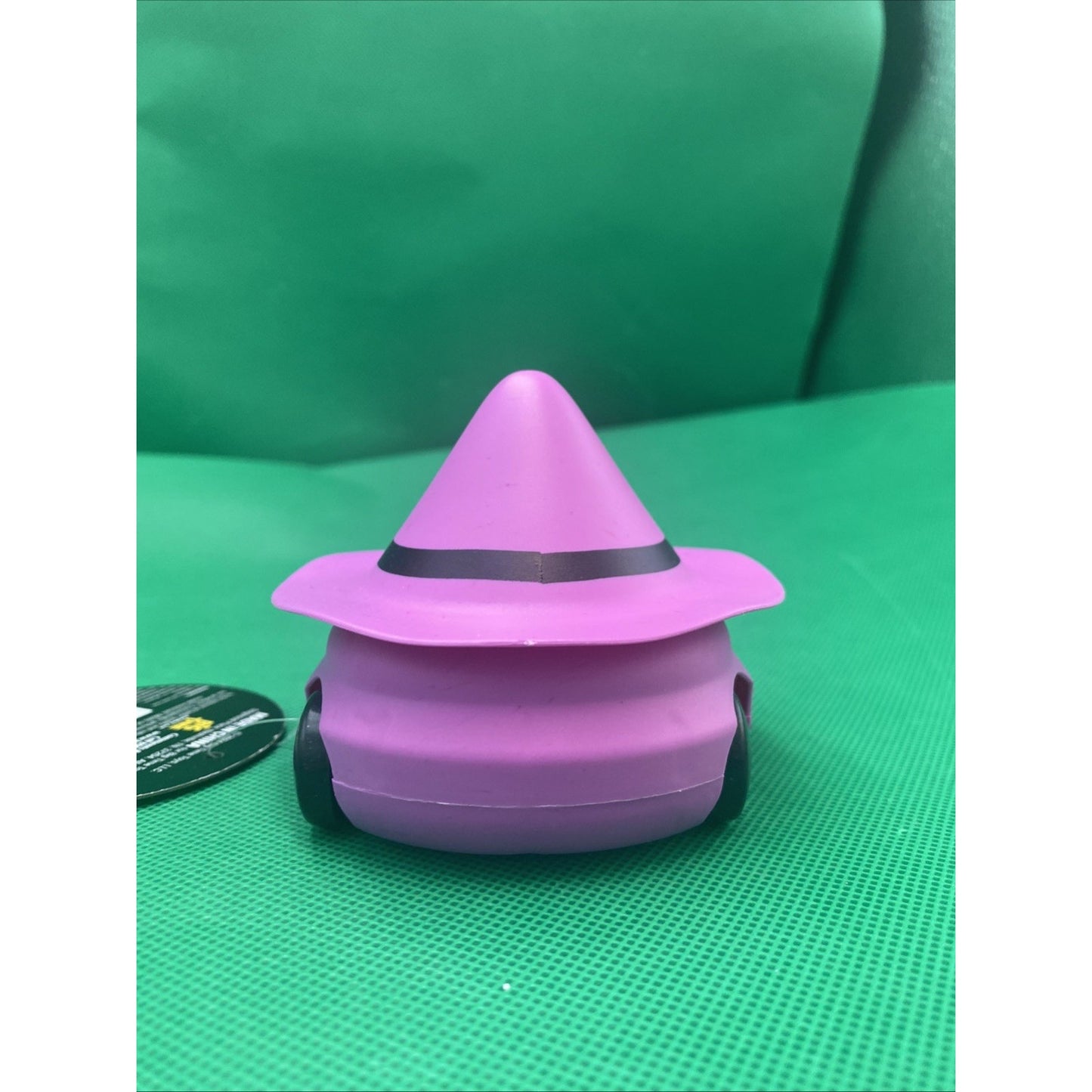 CRITTER CARS HALLOWEEN LIGHT-UP PURPLE WITCH ROLLING 4" X 4" TOY (SC61)