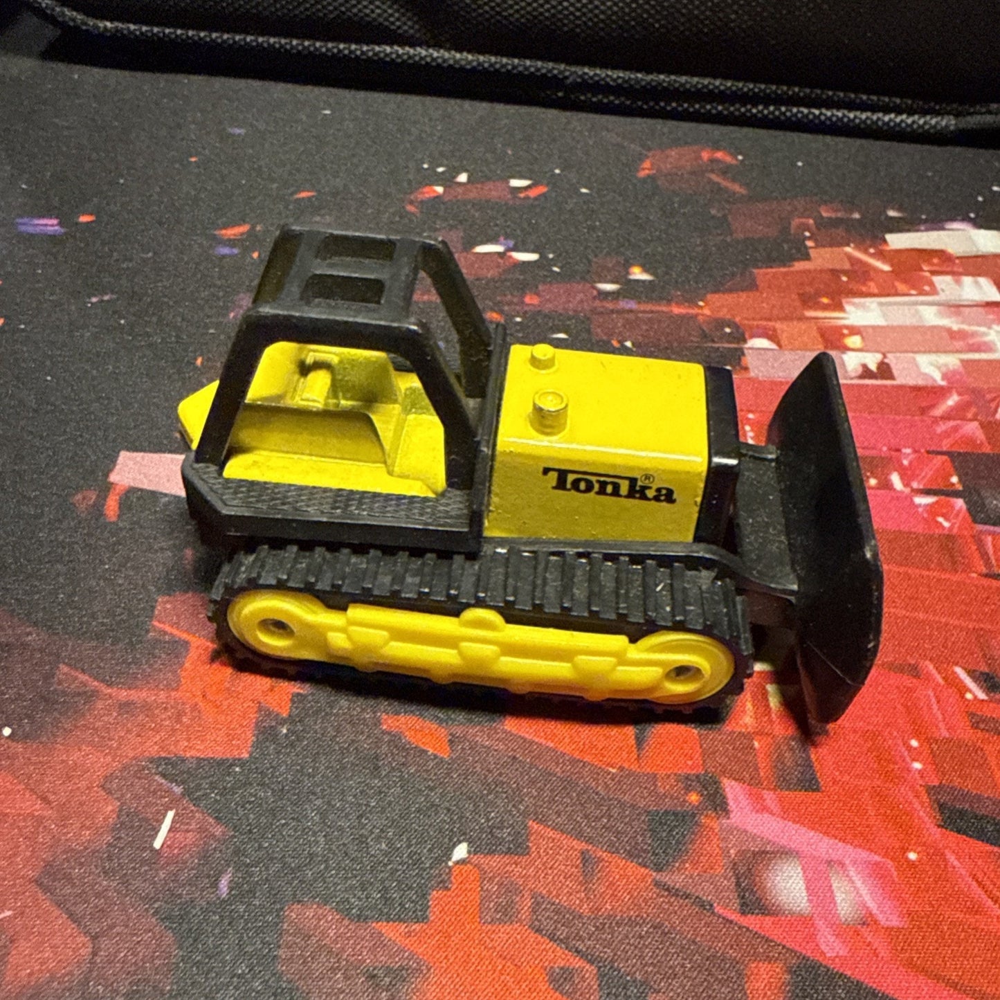 Vintage 1994 Tonka 1:64 Scale Diecast Metal Bulldozer 3.5"