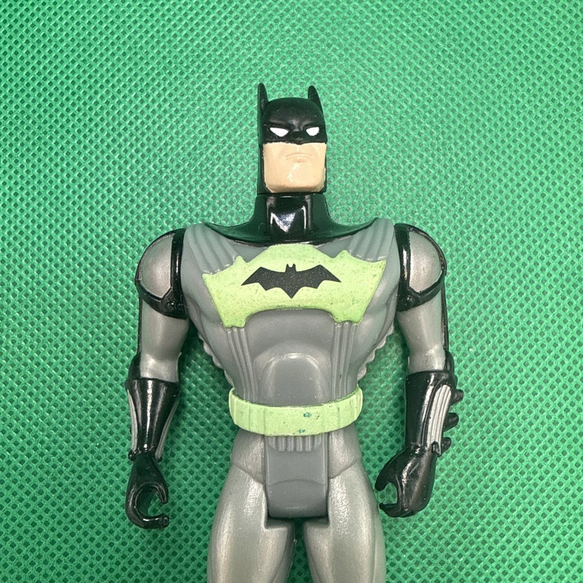 Vintage 1994 TM Kenner DC Comics Batman 4.75 Inch Action Figure Collectible Loos