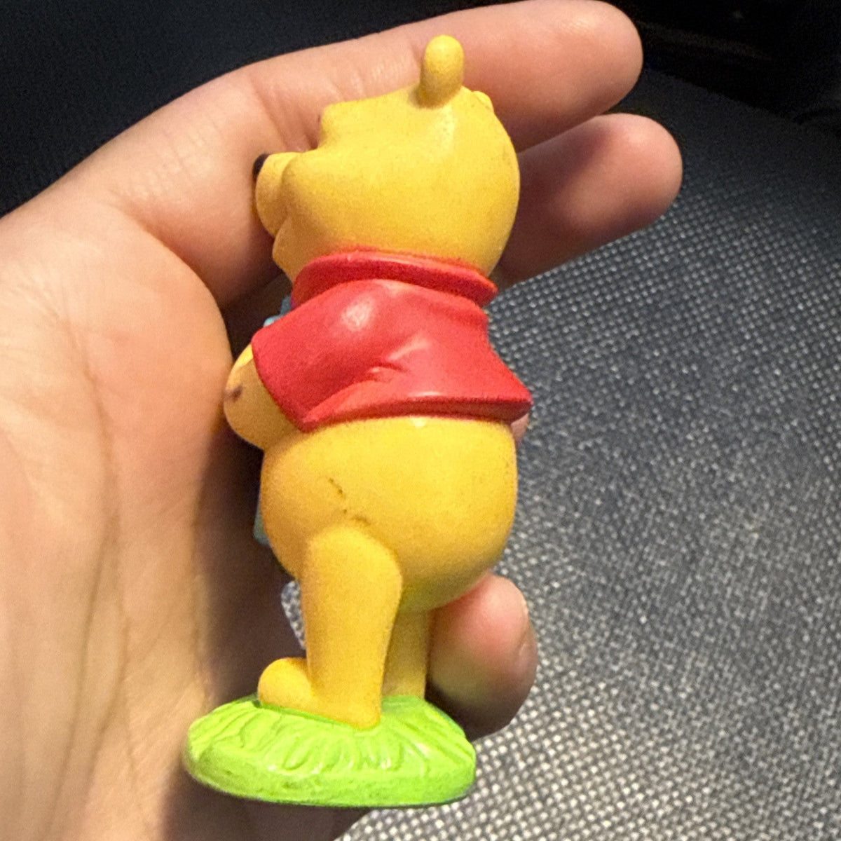 HTF Winnie POOH Bear Holding HONEY POT Picture PVC Figure DISNEY 3"