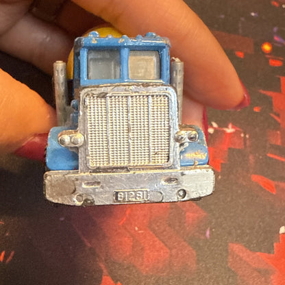 Matchbox Peterbilt 1981 Diecast Cement Truck Concrete Mixer Blue Yellow 1:80