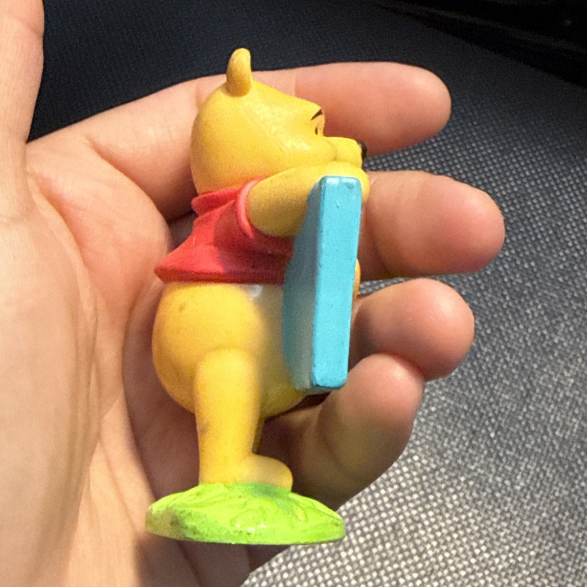 HTF Winnie POOH Bear Holding HONEY POT Picture PVC Figure DISNEY 3"