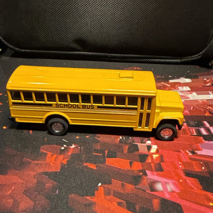 Toysmith 5" YELLOW Diecast SCHOOL BUS WITH PULL BACK ACTION