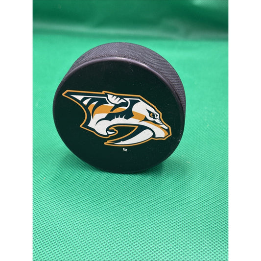 Nashville Predators Basic Official NHL Slovakia Hockey Souvenir Game Puck