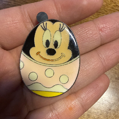 HONG KONG DISNEYLAND MINNIE MOUSE EASTER EGG DISNEY Disney PIN Authentic (1)