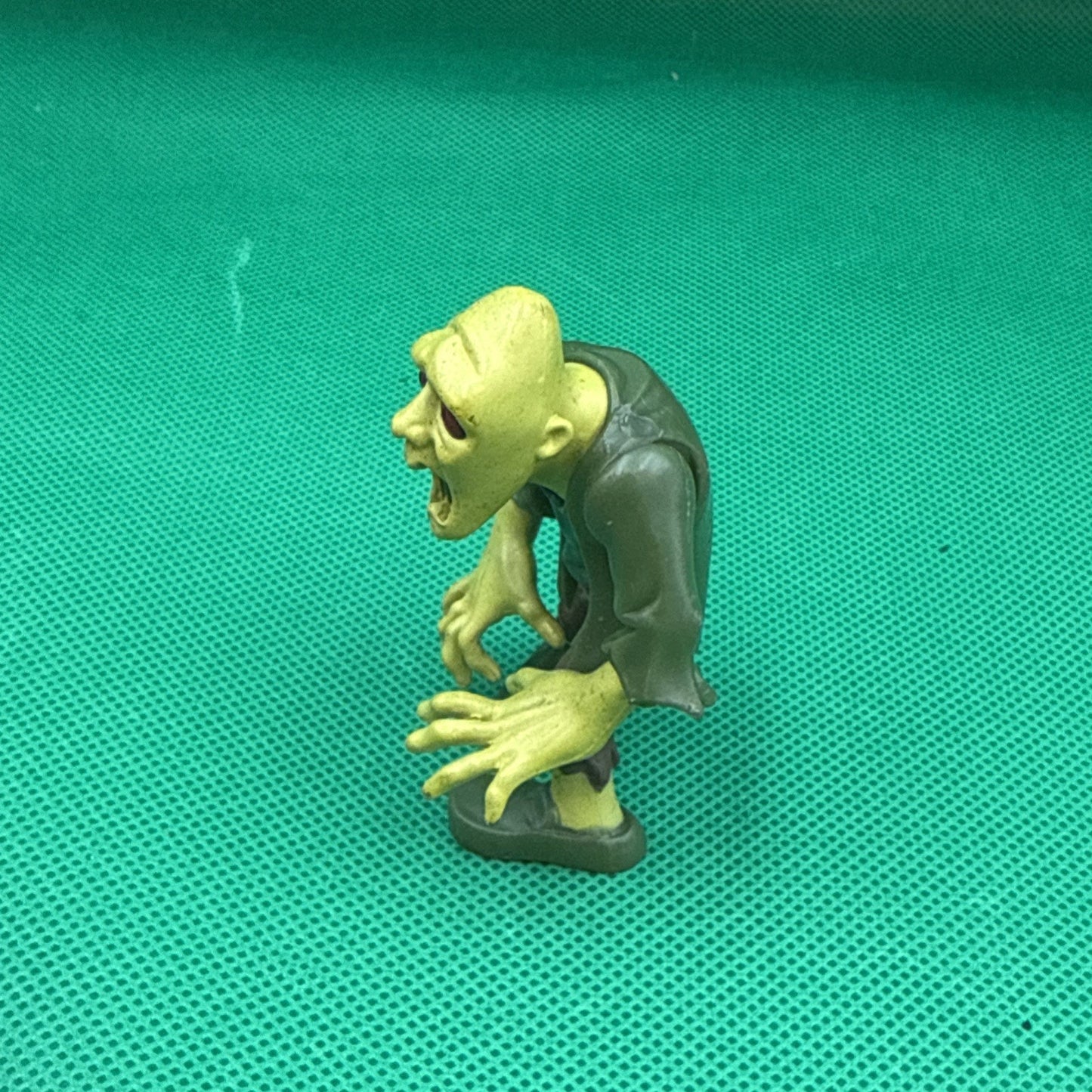 2.5" Scooby Doo ZOMBIE Action Figure Scooby-Doo Monsters Mystery Mates