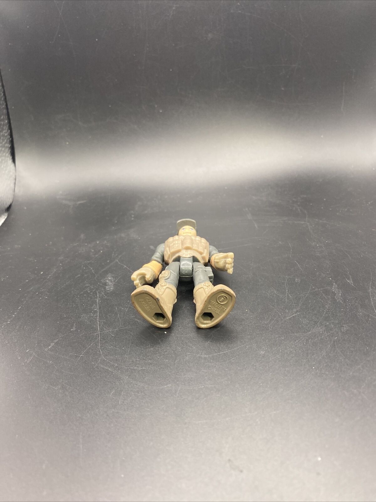 Fisher - Price Imaginext Jurassic World Genuine Replacement Park Figure (2019) - toyscardscomics