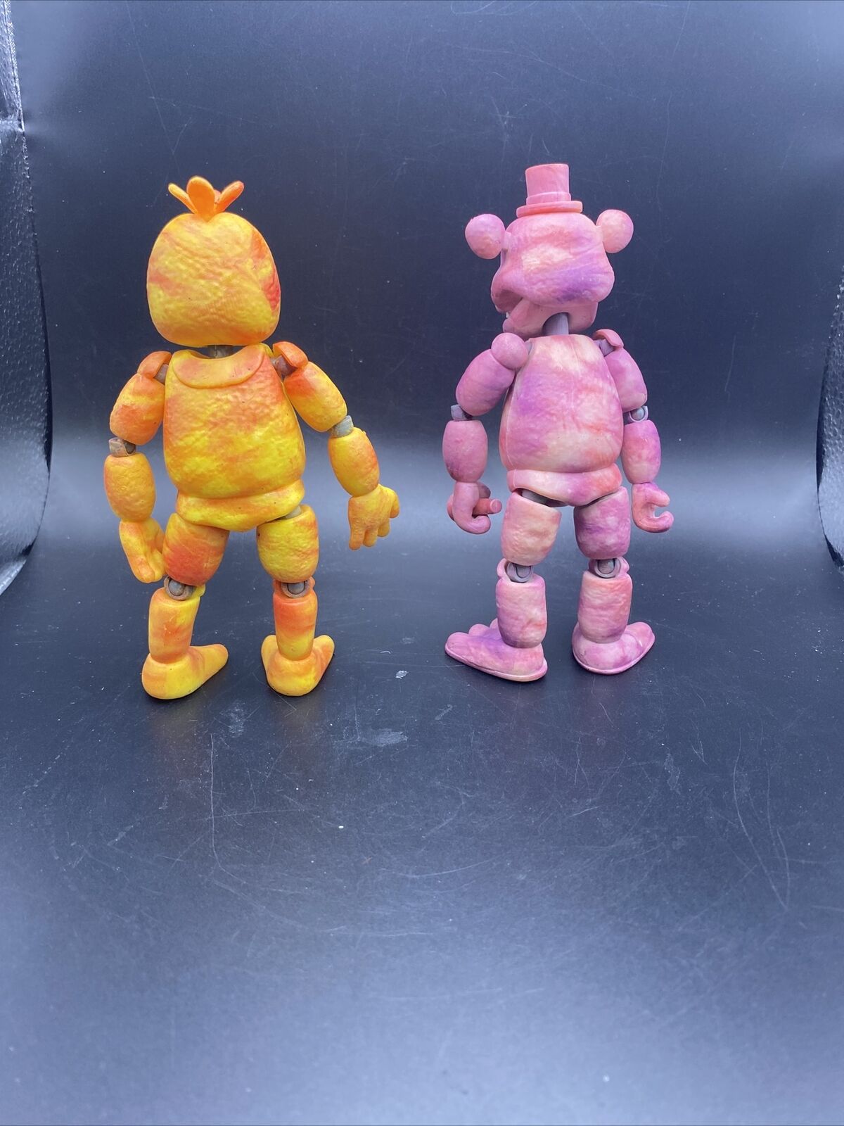 Five Nights At Freddys - Tie Dye FREDDY And CHICA Loose. - toyscardscomics