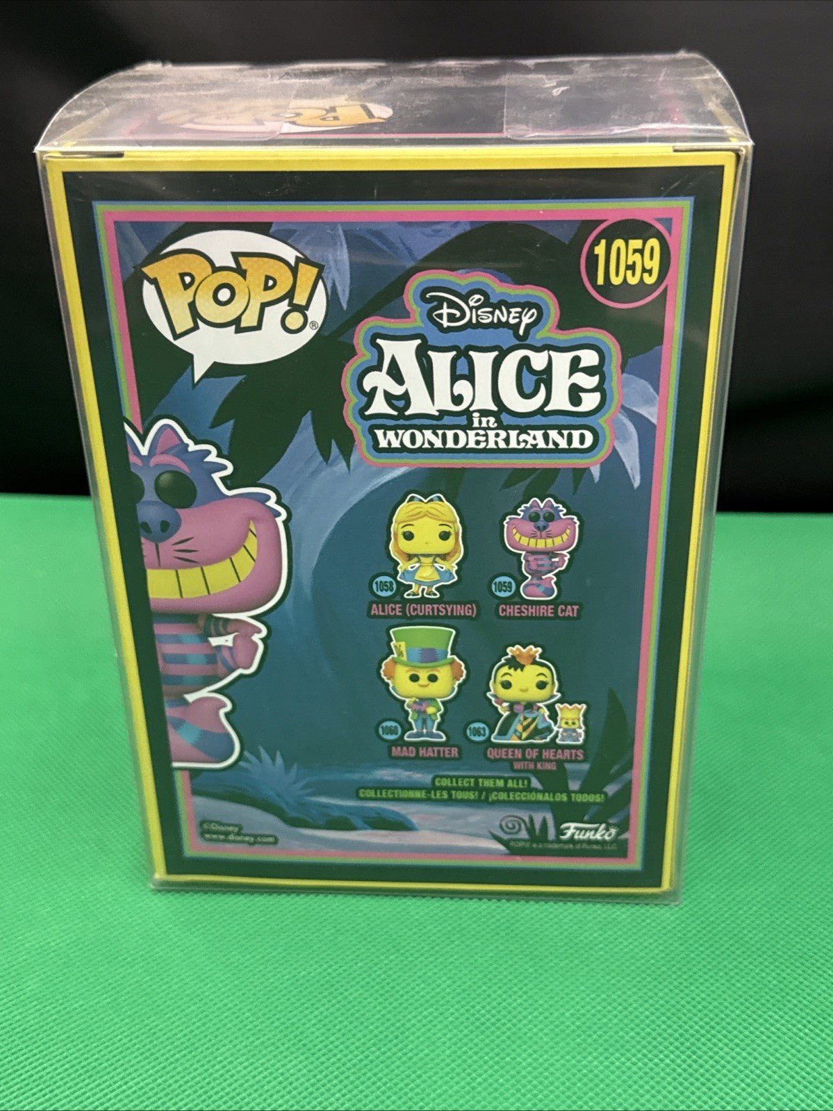 Funko Pop Alice in Wonderland Cheshire Cat 1059 Black Light Funko Shop Exclusive - toyscardscomics