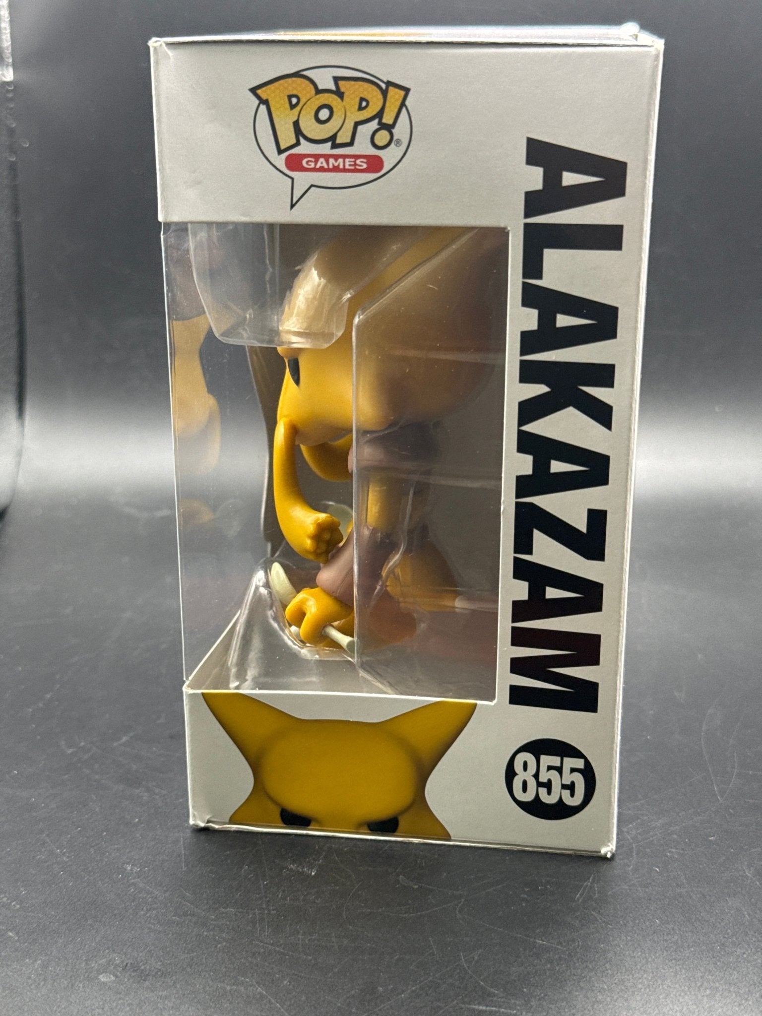 Funko Pop Pokemon Alakazam Generation 1 Vinyl Figure # 855 - toyscardscomics