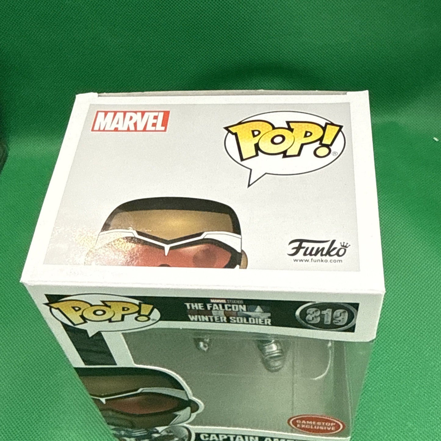 Funko Pop: The Falcon and Winter Soldier - Captain America 819 (GameStop) E - toyscardscomics