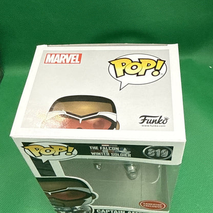 Funko Pop: The Falcon and Winter Soldier - Captain America 819 (GameStop) E - toyscardscomics