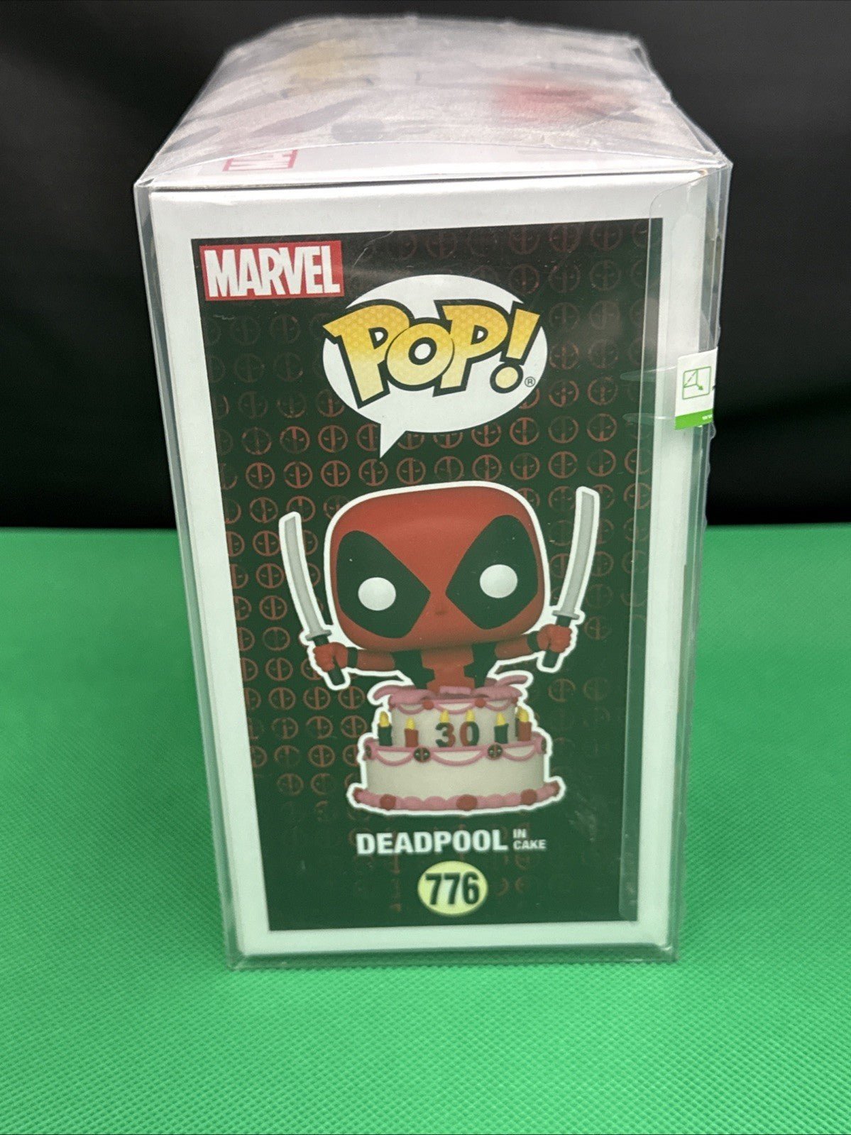 Funko Pop! Vinyl: Marvel - Deadpool in Cake 776 - toyscardscomics