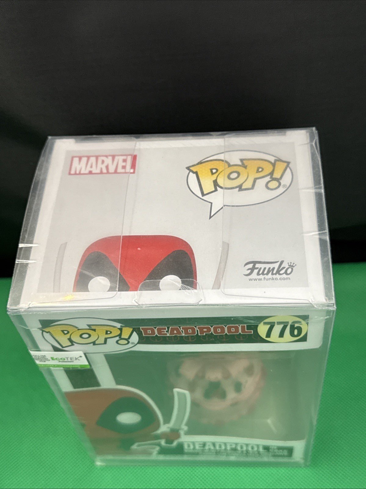 Funko Pop! Vinyl: Marvel - Deadpool in Cake 776 - toyscardscomics