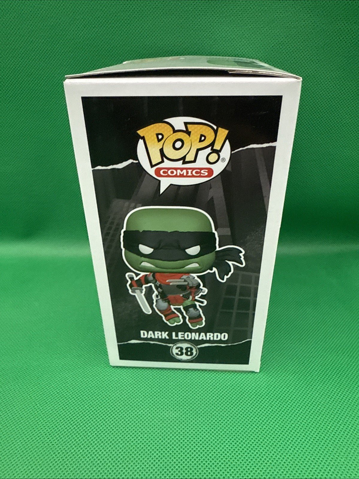 Funko Pop! Vinyl: Teenage Mutant Ninja Turtles - Dark Leonardo - Diamond Comics - toyscardscomics