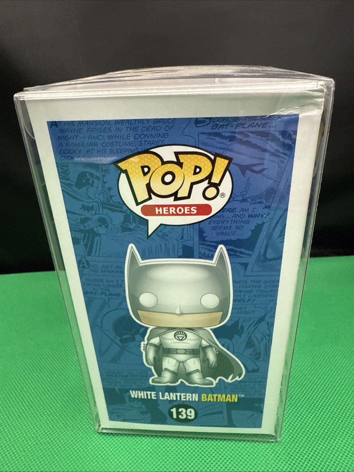 Funko Pop White Lantern Batman 139 Exclusive w/ protector - toyscardscomics