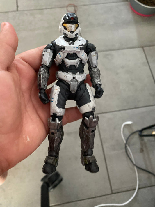 Halo Reach Spartan Mark V B 5.5”White Action Figure Toy McFarlane Series 1 - toyscardscomics