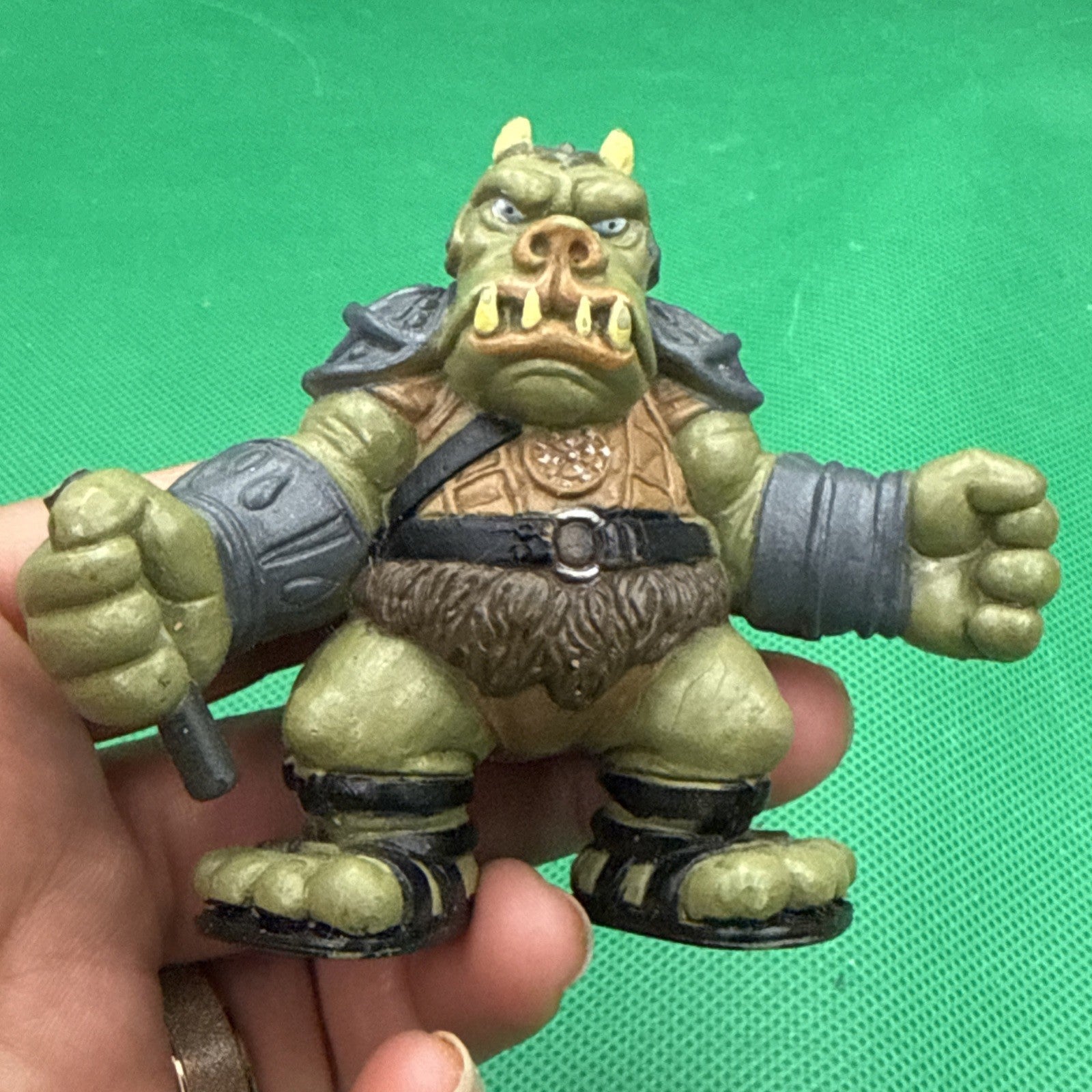 Hasbro Star Wars Gamorrean Guard Plastic Figure Green/Brown/Gray/Black 2004 - toyscardscomics