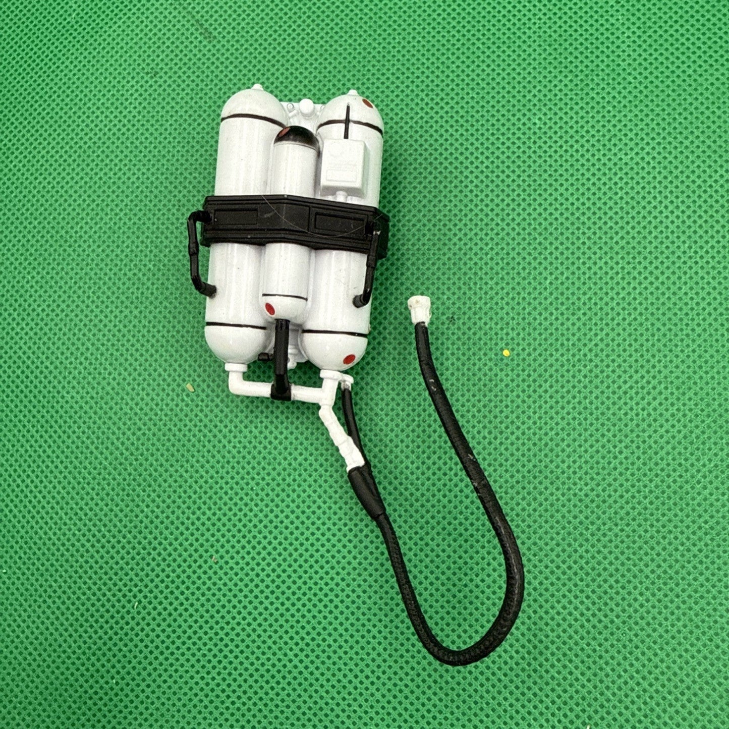 Hot Toys MMS326 Star Wars Flametrooper 1/6 action figure flamethrower's backpack - toyscardscomics