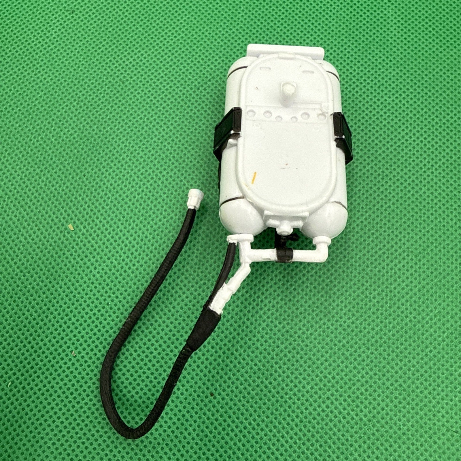 Hot Toys MMS326 Star Wars Flametrooper 1/6 action figure flamethrower's backpack - toyscardscomics
